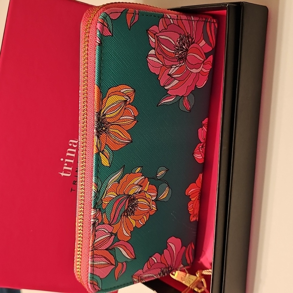 Trina Turk Floral Full Zip Around Wallet - Picture 9 of 9